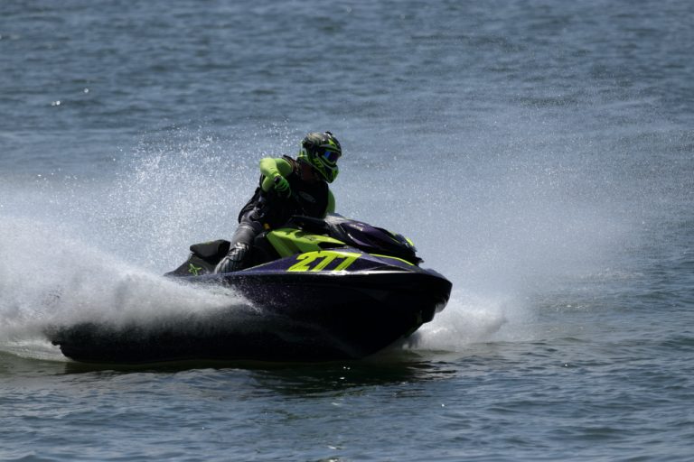 Jet ski